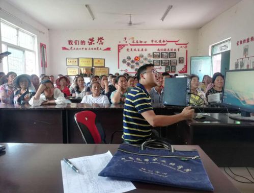 米易縣副縣長唐良德深入草場鎮(zhèn)碗廠村開展農(nóng)業(yè)種植技術(shù)培訓(xùn)